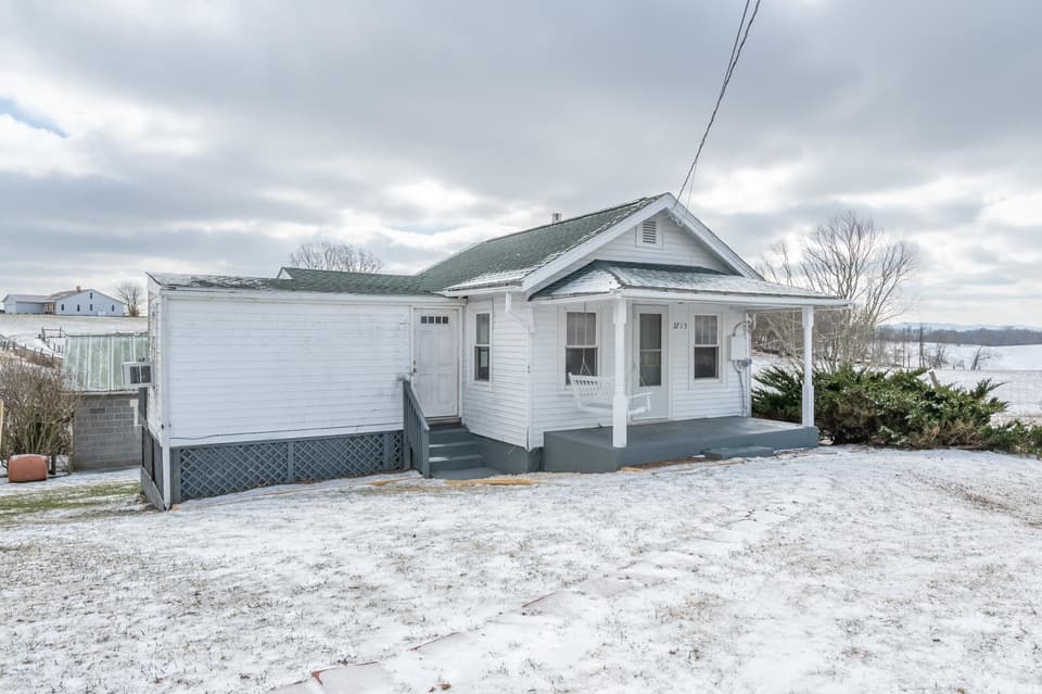 2715 Childress Road, photo 5 of 37