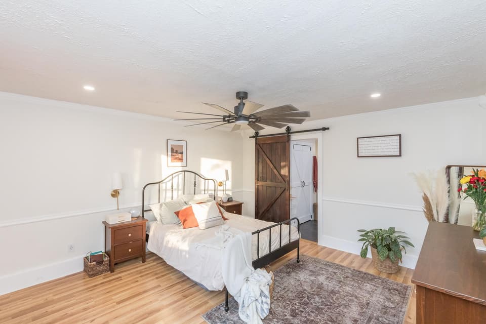 405 Lester Street, photo 38 of 40