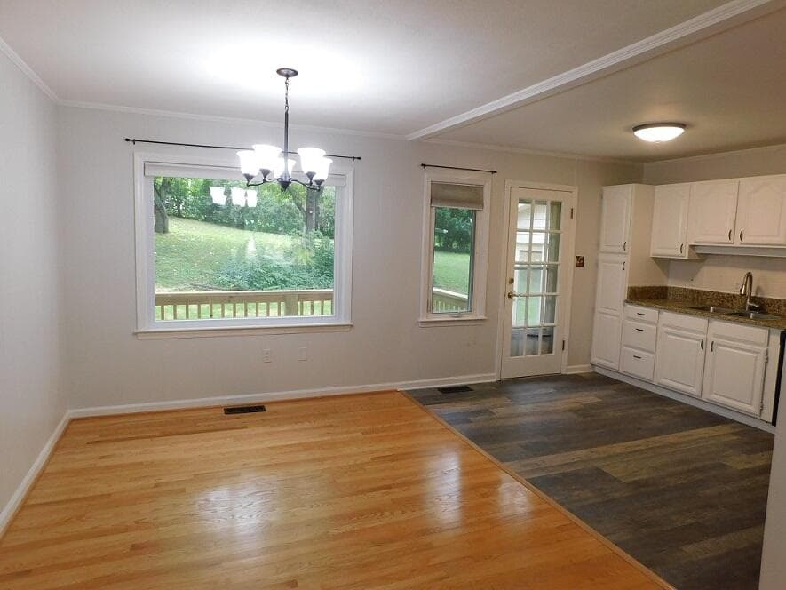 310 Hickory Dr SW, photo 9 of 30