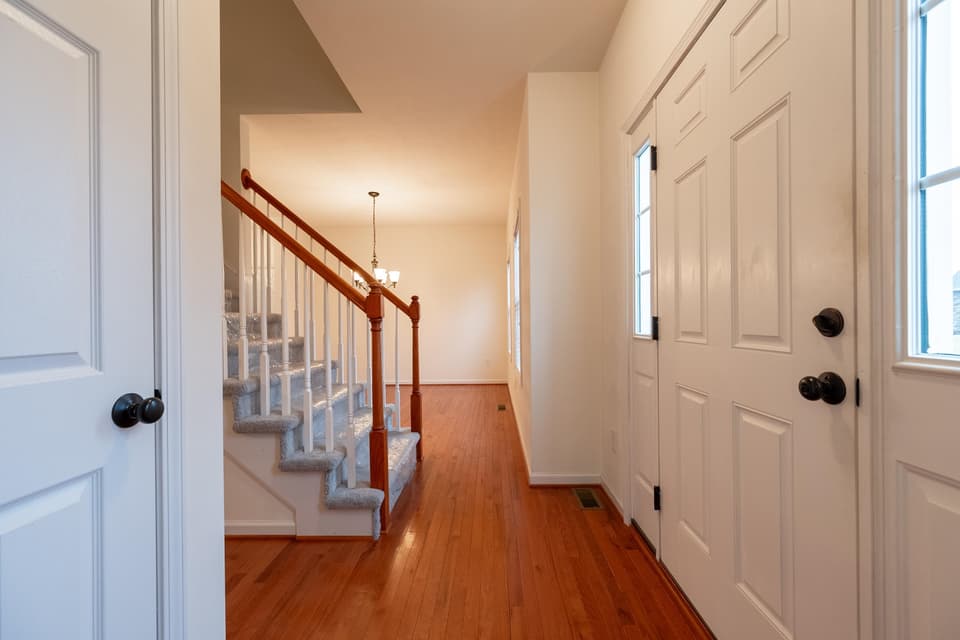 1110 Crosscreek Drive, photo 7 of 40