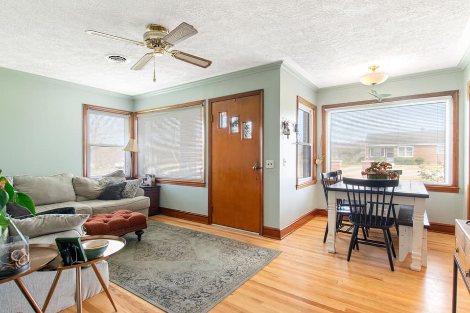 1595 Gallimore Street, photo 7 of 40