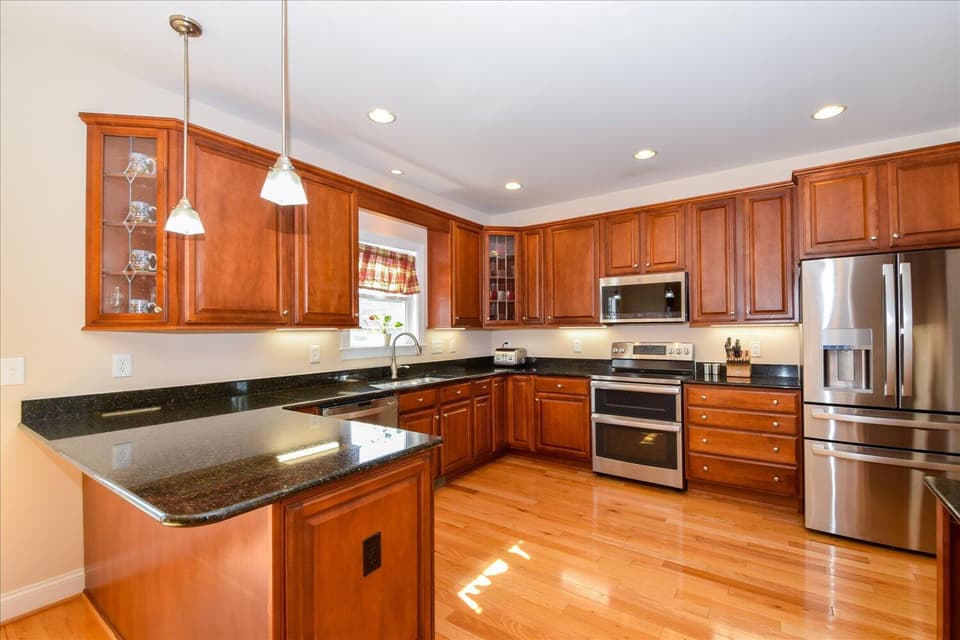 300 Roudabush Dr NW, photo 9 of 38