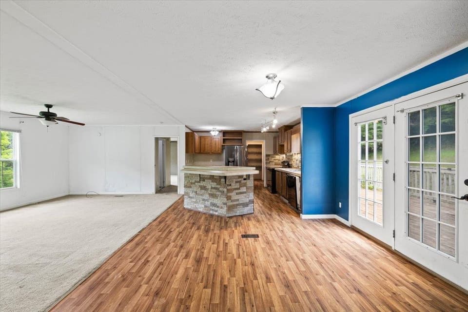 655 Peachtree Hill, photo 4 of 33