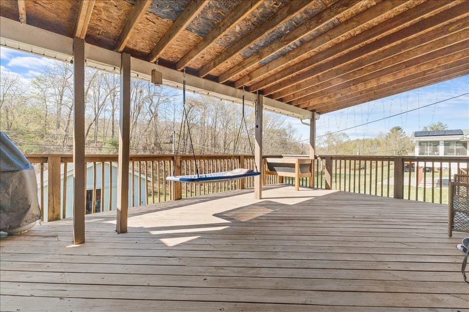 310 Overland Drive, photo 18 of 37