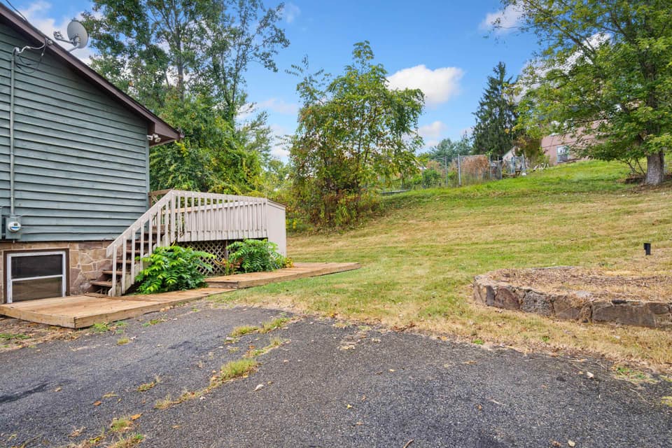 405 Overland Drive, photo 36 of 40