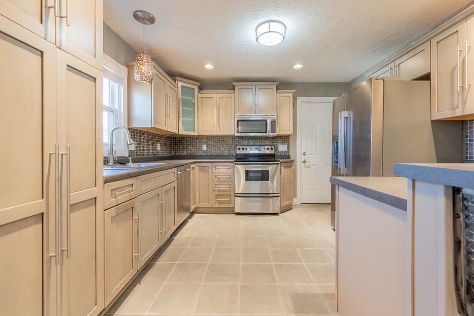 640 Lyle Lane, photo 19 of 40