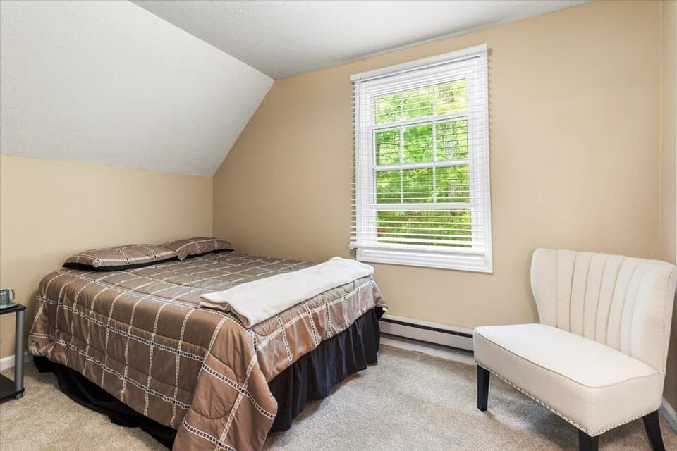 1290 Sherwood Drive, photo 32 of 40