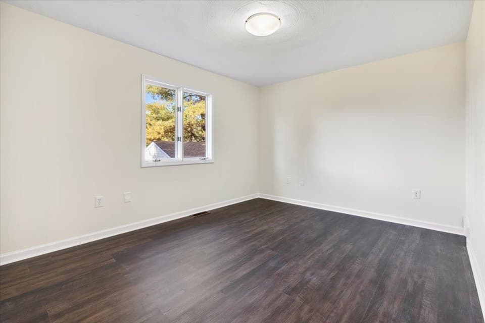 395 Cherokee Drive, photo 28 of 40