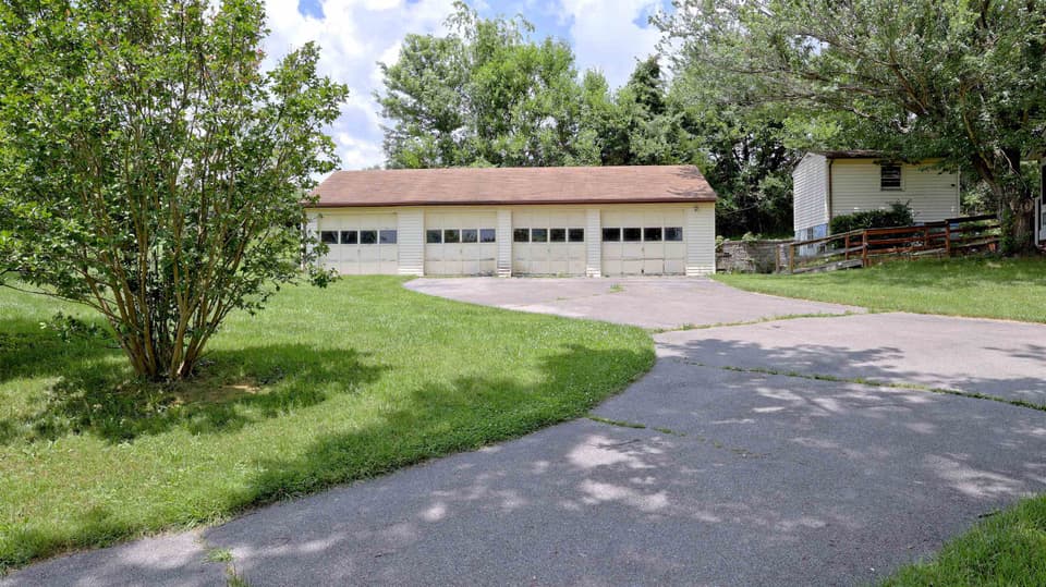 3204 Seven Mile Tree Road, photo 4 of 40