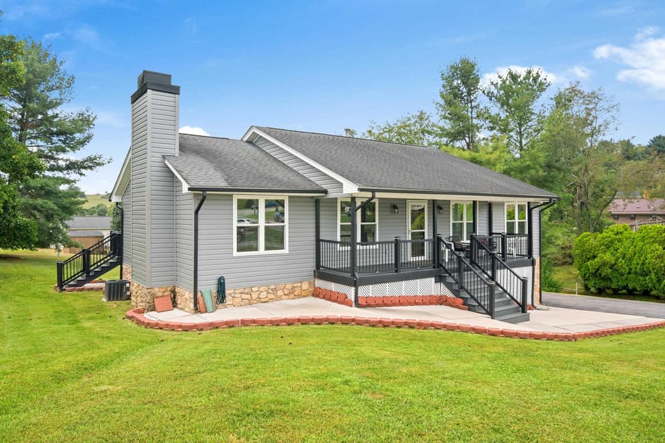 30 Johns Court, Christiansburg, photo 2