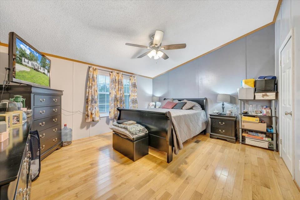 963 Magnolia Ln, photo 17 of 25