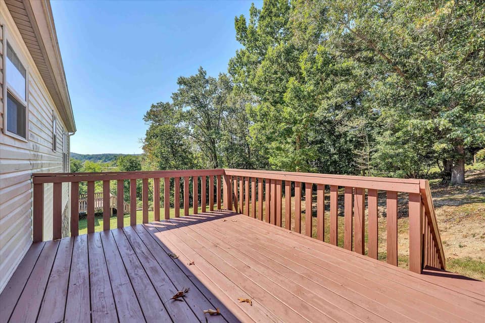 335 Robin Hood Drive, photo 15 of 40