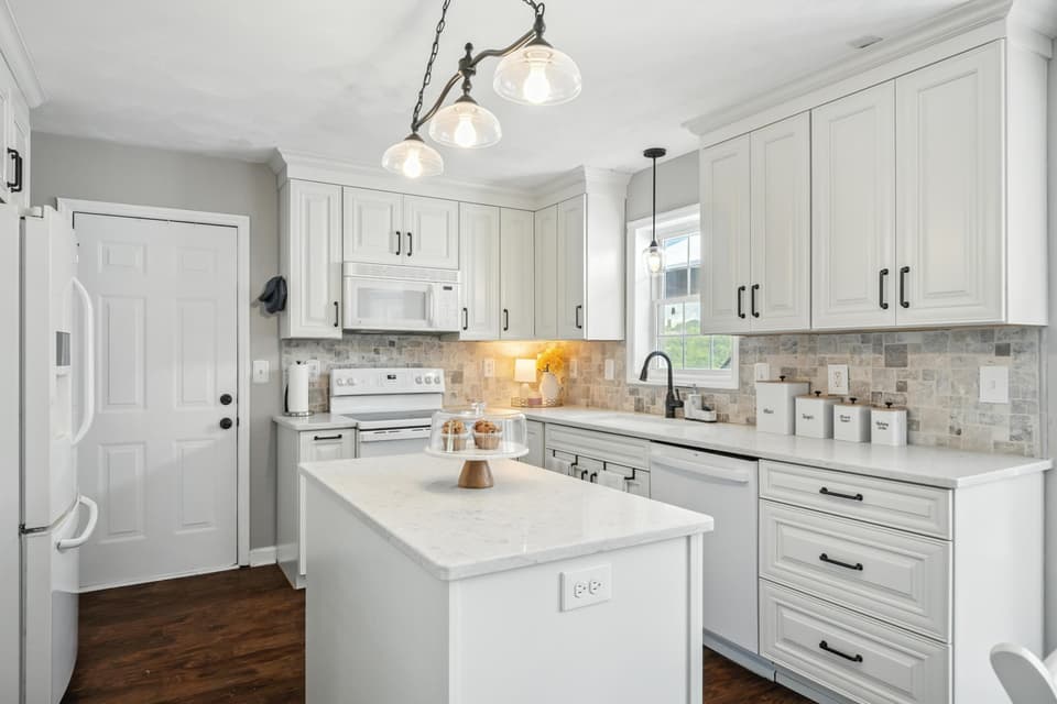 50 Sapphire Avenue, photo 15 of 39