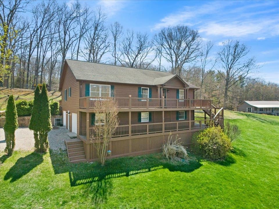 4660 Blue Heron Drive, photo 3 of 40