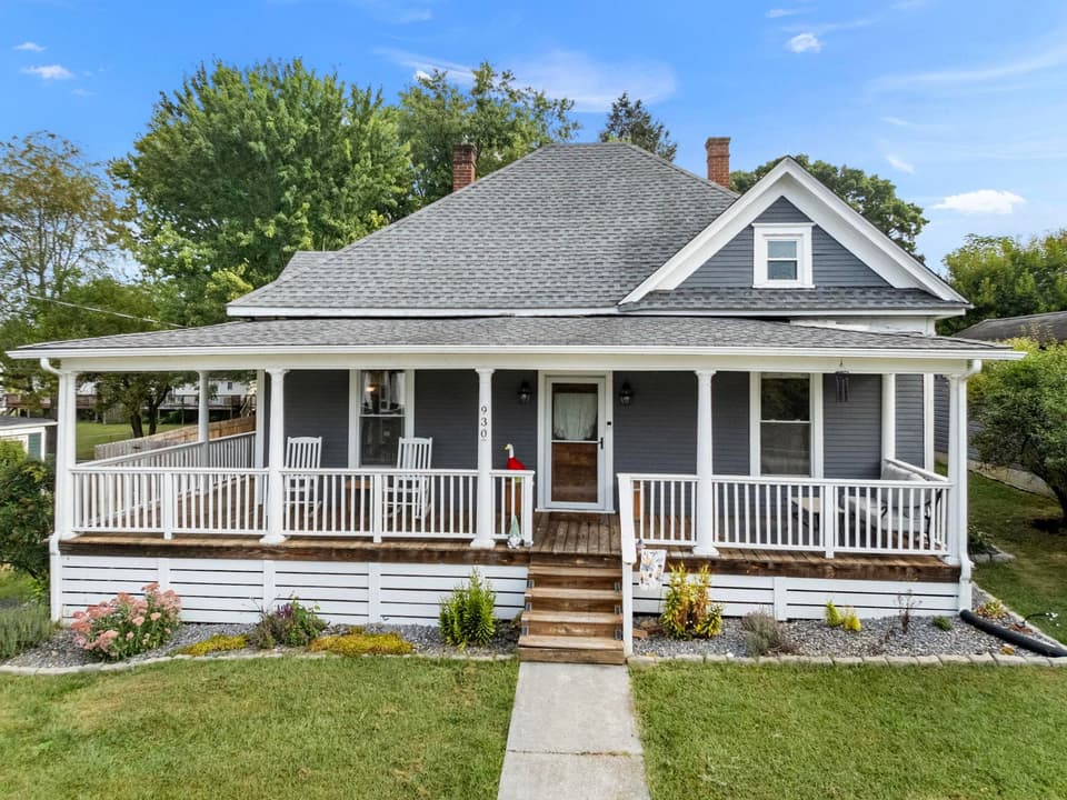 930 Harless Street, photo 7 of 40