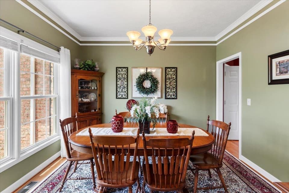 2280 Lake Vista Drive, photo 4 of 40