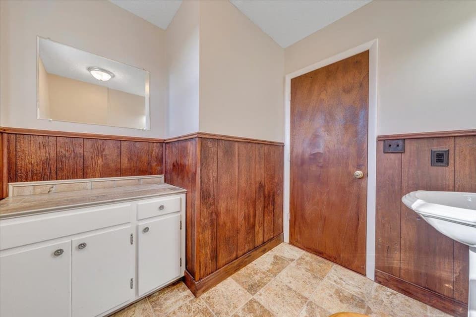 1100 Flint Drive, photo 28 of 40