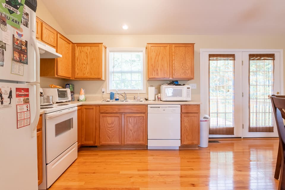 200 Wistaria Drive, photo 16 of 35