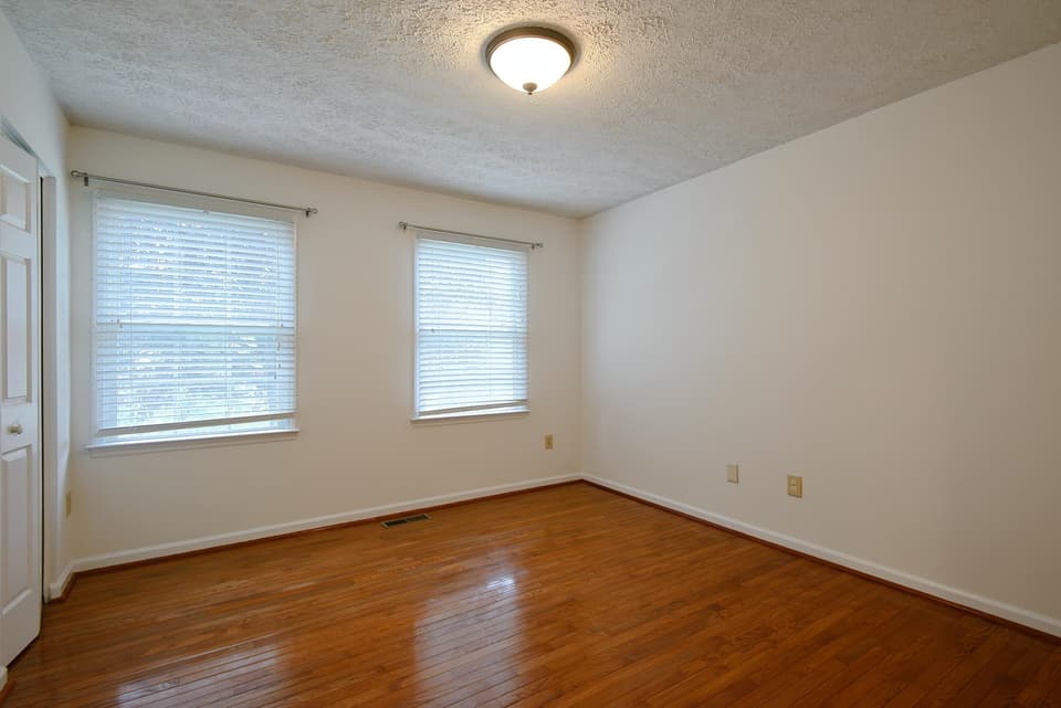 355 Overland Drive, photo 15 of 29