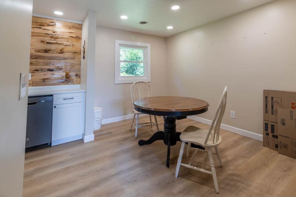 1380 Rigby Street, photo 19 of 32