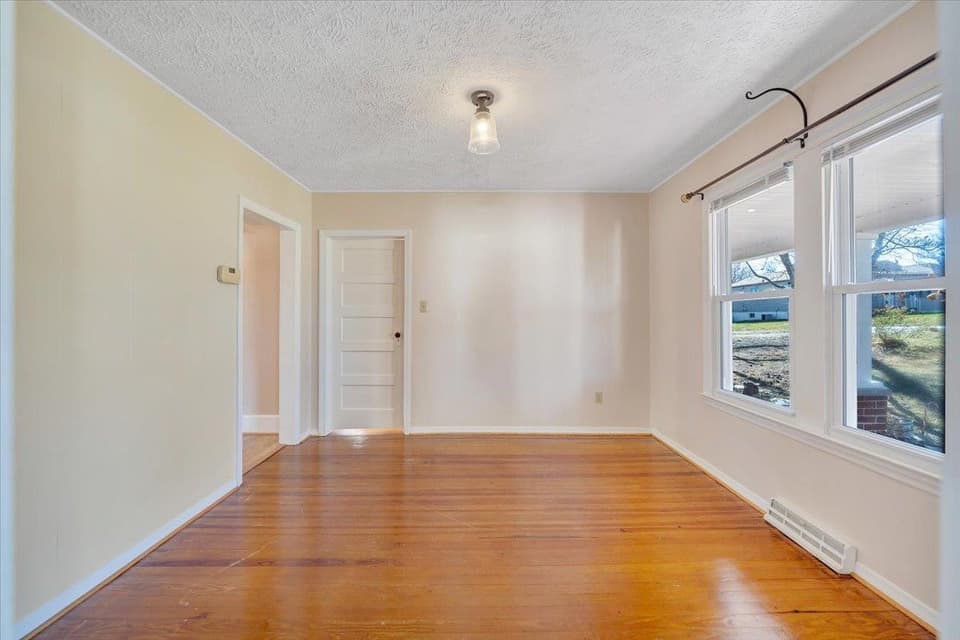 505 Republic Road, photo 8 of 40