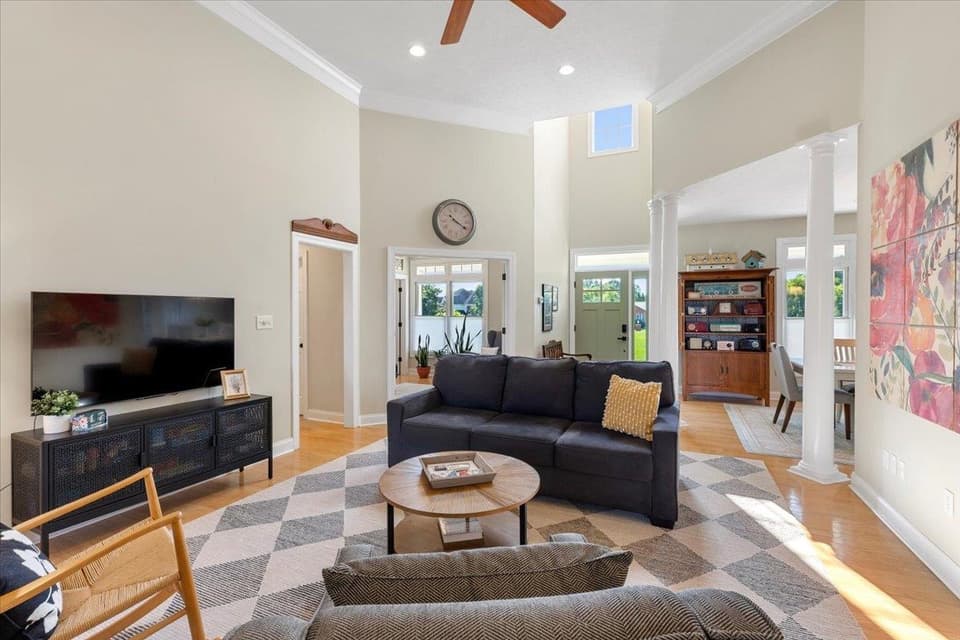 2120 Knoll Crest Drive, photo 17 of 40