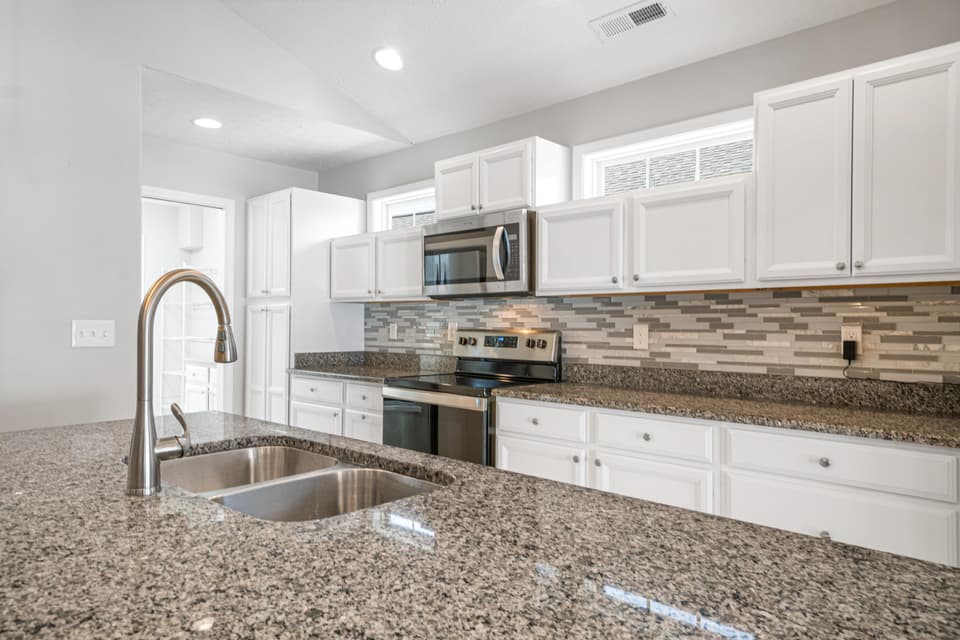2130 Glade Drive SE, photo 12 of 38