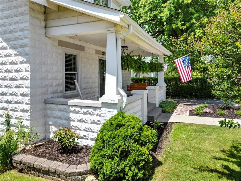 612 E Main Street, photo 8 of 40