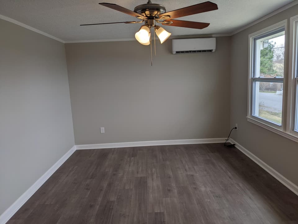 1370 Wall St, photo 17 of 38
