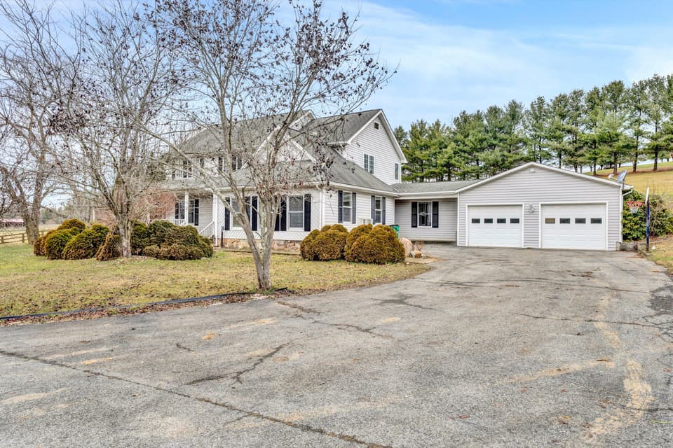 1754 Mud Pike Road, photo 3 of 38