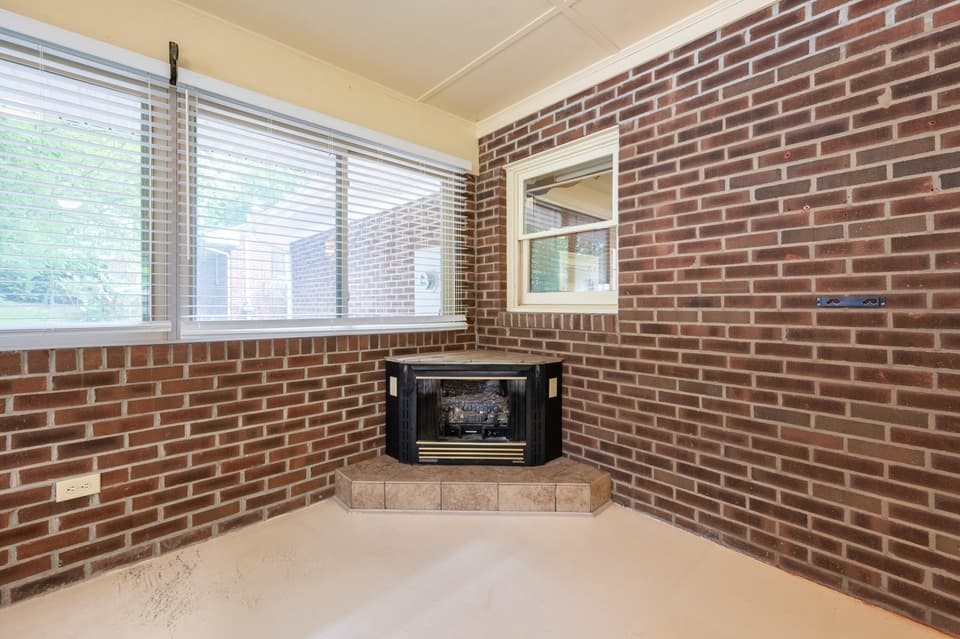 420 Overhill Rd SE, photo 14 of 34
