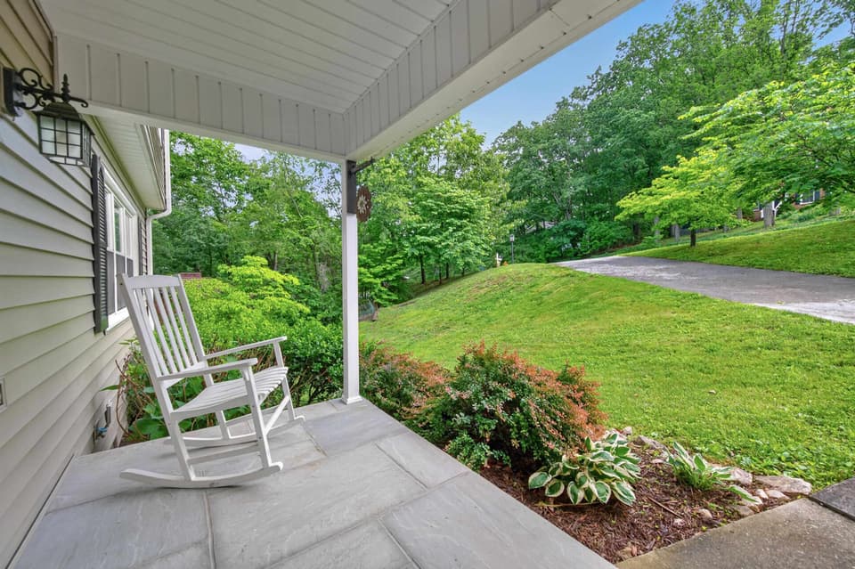 435 Tomahawk Drive, photo 29 of 40