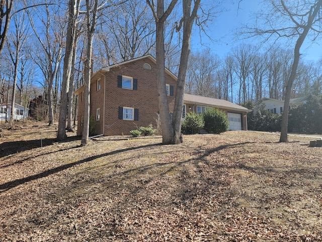 300 Arrowhead Trail, photo 4 of 22