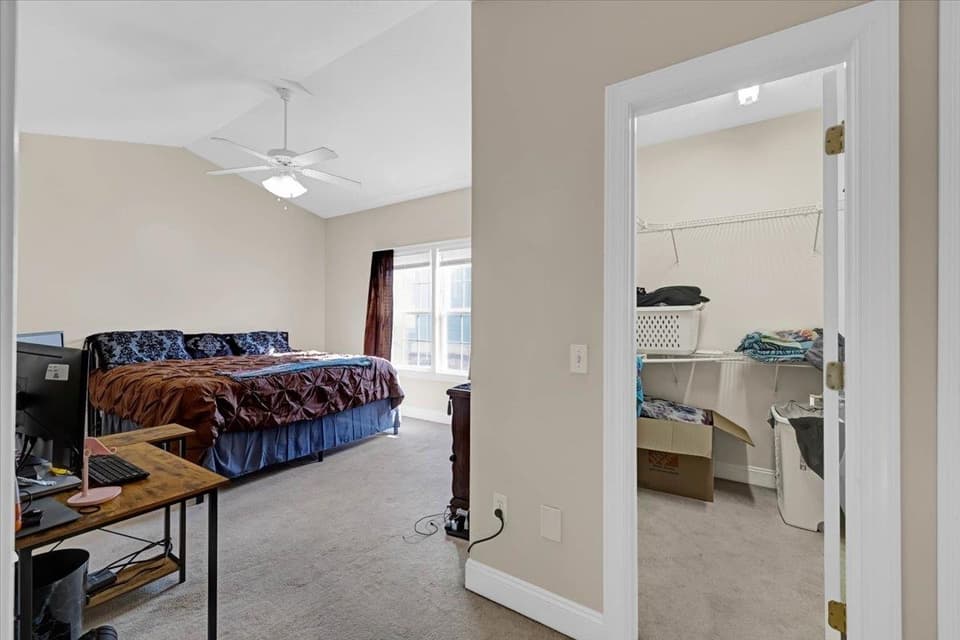 940 Oaktree Boulevard, photo 17 of 30