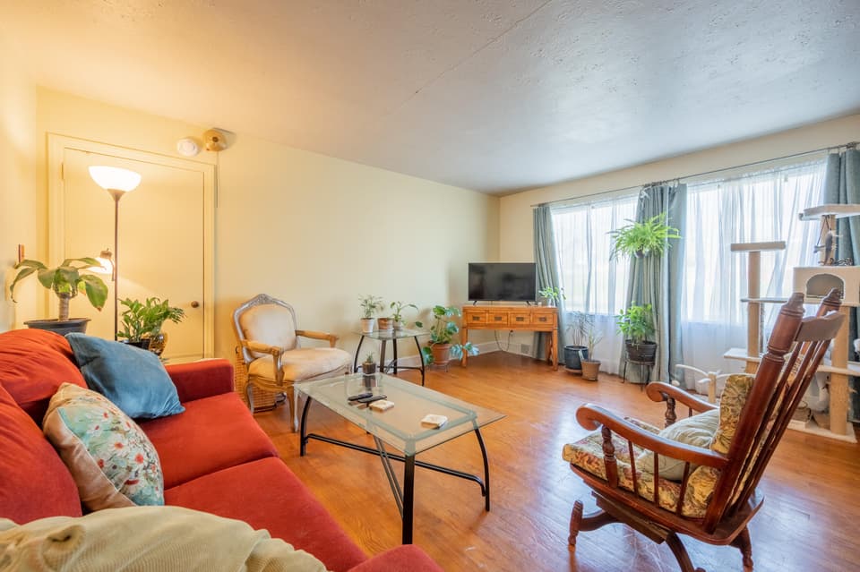 810 College St NW, photo 8 of 38