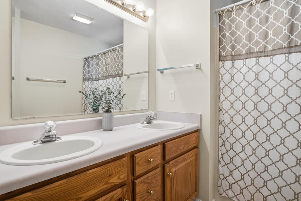 55 Sapphire Avenue, photo 38 of 40