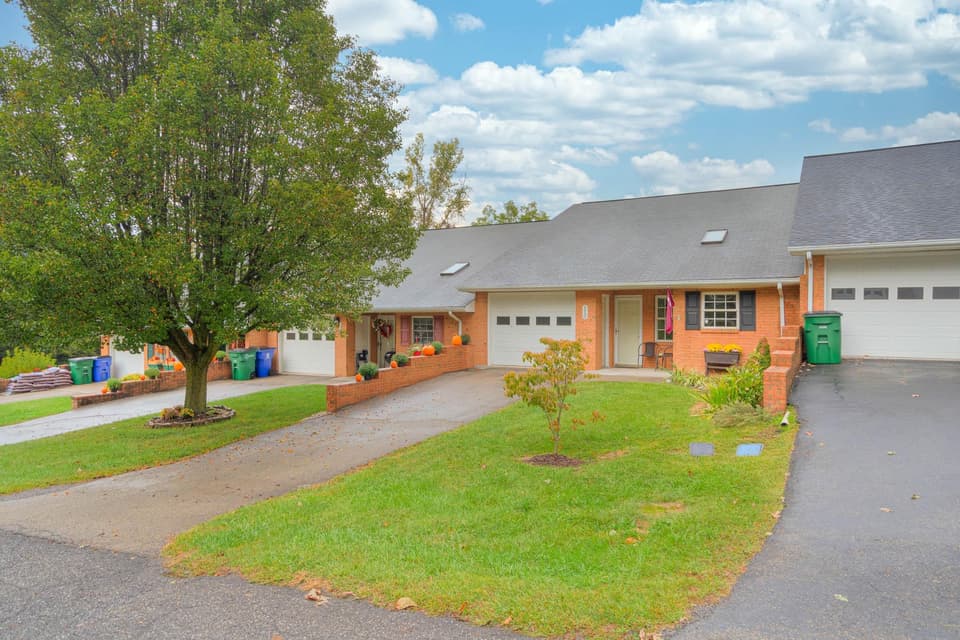 110 Justin Lane, photo 2 of 27