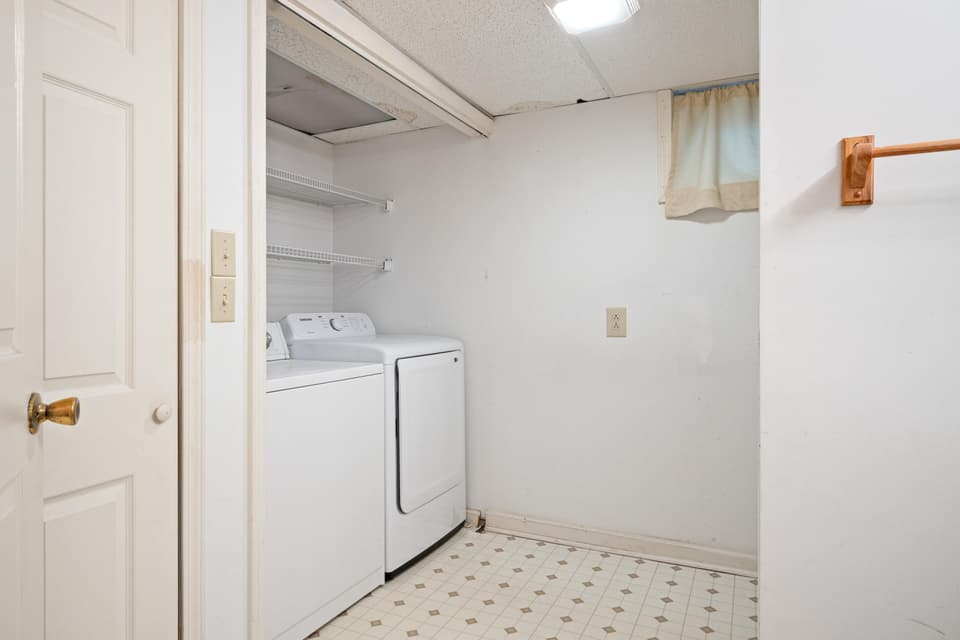 1305 Chestnut Drive, photo 32 of 40