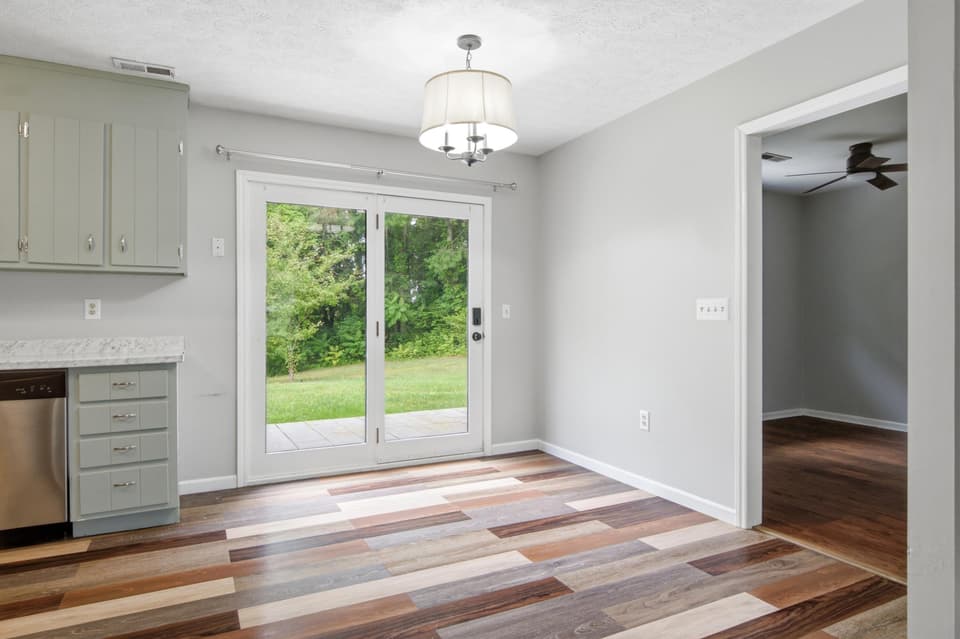 315 Cherokee Drive Unit B, photo 9 of 32