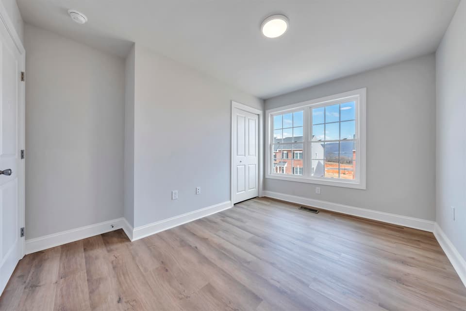 1525 Kensington Way, photo 11 of 15