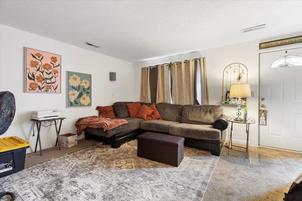 2590 Townhouse Street, photo 8 of 39