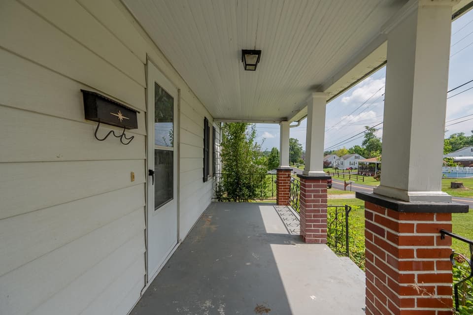 220 Clearview Drive, photo 28 of 34