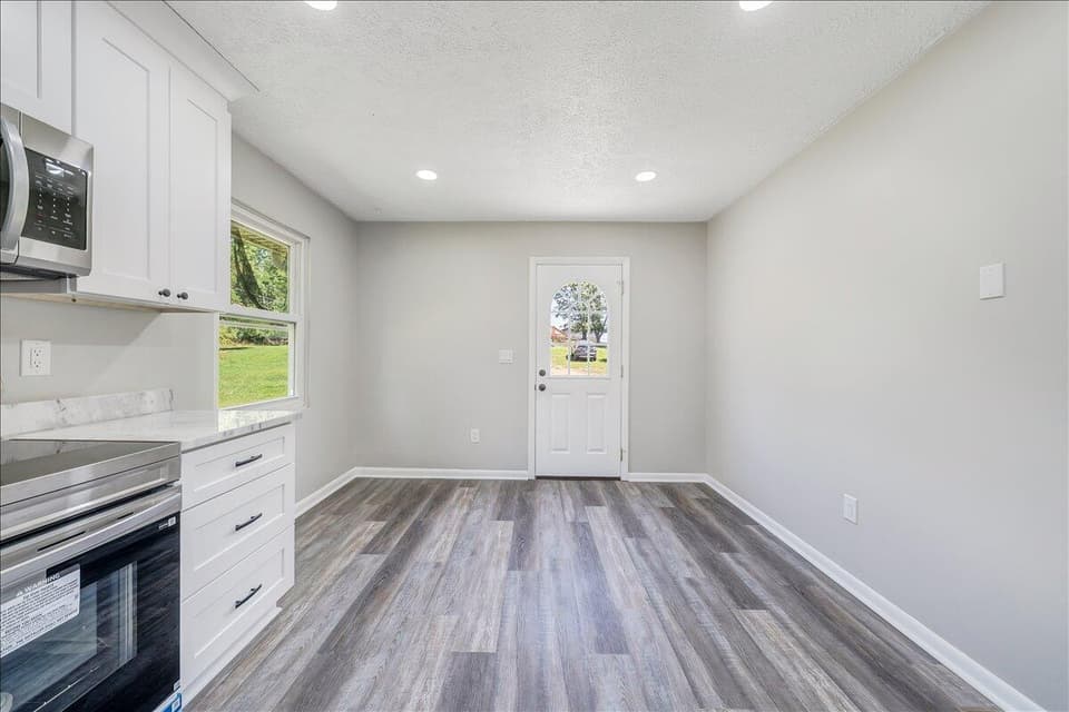 777 Switchback Rd, photo 8 of 27