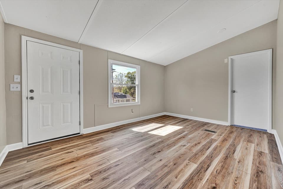 1030 Church St NE, photo 7 of 37