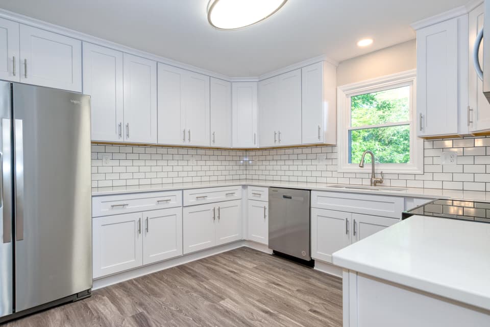 360 Tomahawk Drive, photo 17 of 32