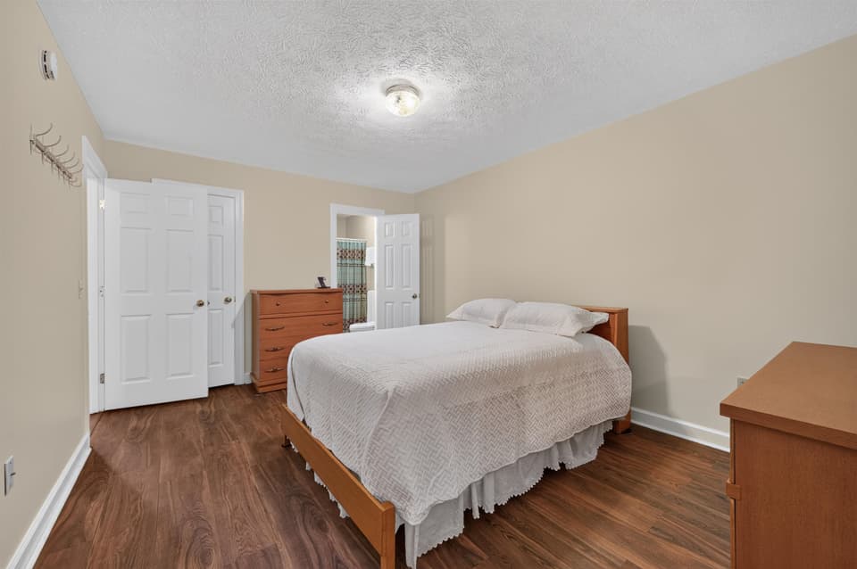 650 Kamran Drive, photo 20 of 40