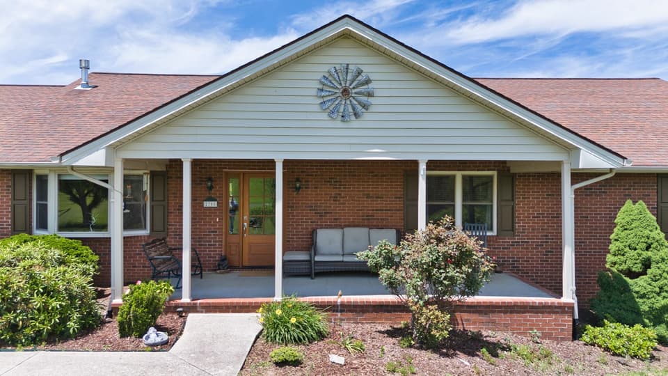 2705 Christiana Court, photo 5 of 40