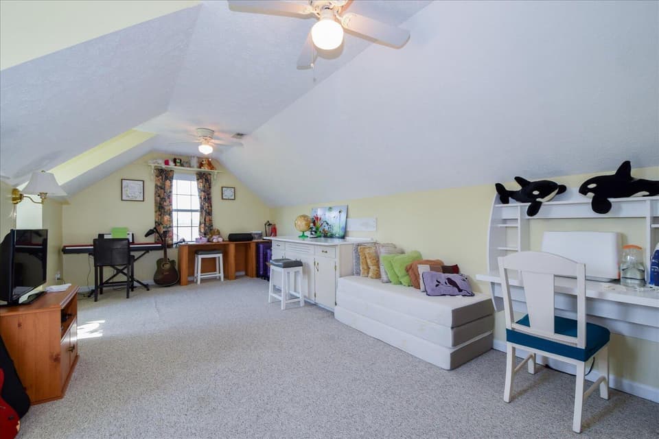 2070 Lake Vista Drive, photo 17 of 36
