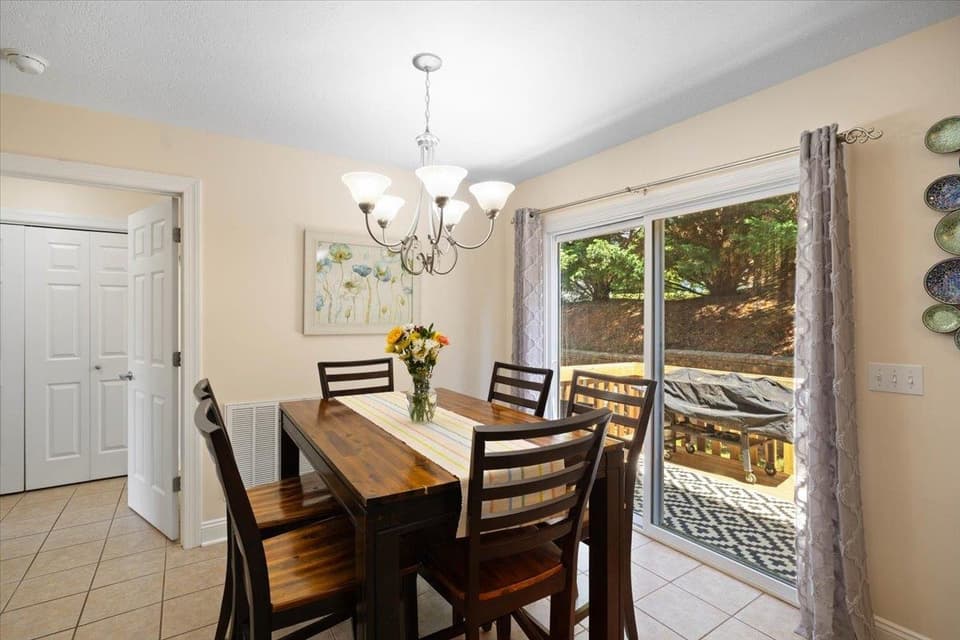 175 Kitty Lane, photo 9 of 34