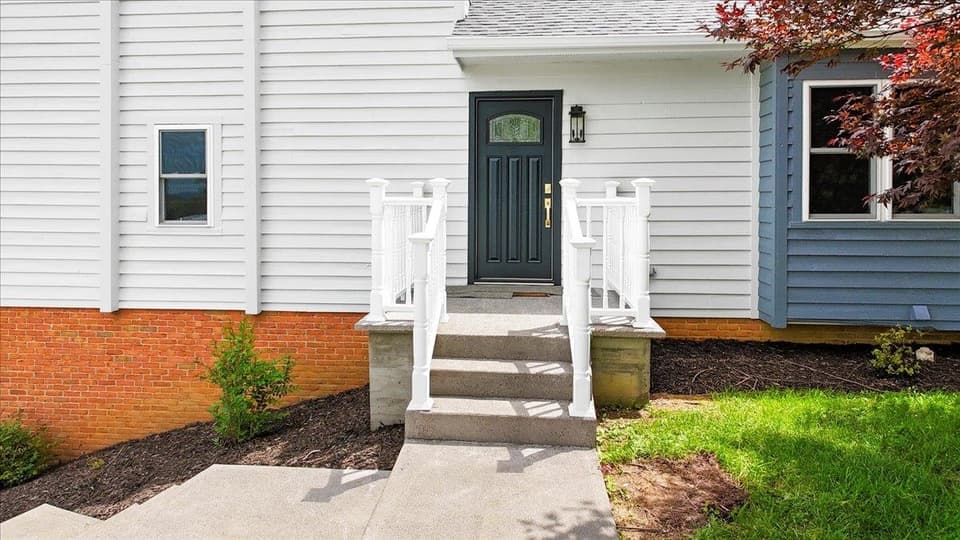 1180 Juniper Drive, photo 3 of 40